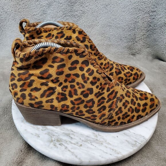 Volatile Shoes Womens 9 Calvary Flocked Faux Leather Leopard Ankle Boots *Read* - Picture 6 of 9